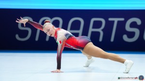 q sen iw 6 ita 1 marras elisa sfe03526 copia simone ferraro ph